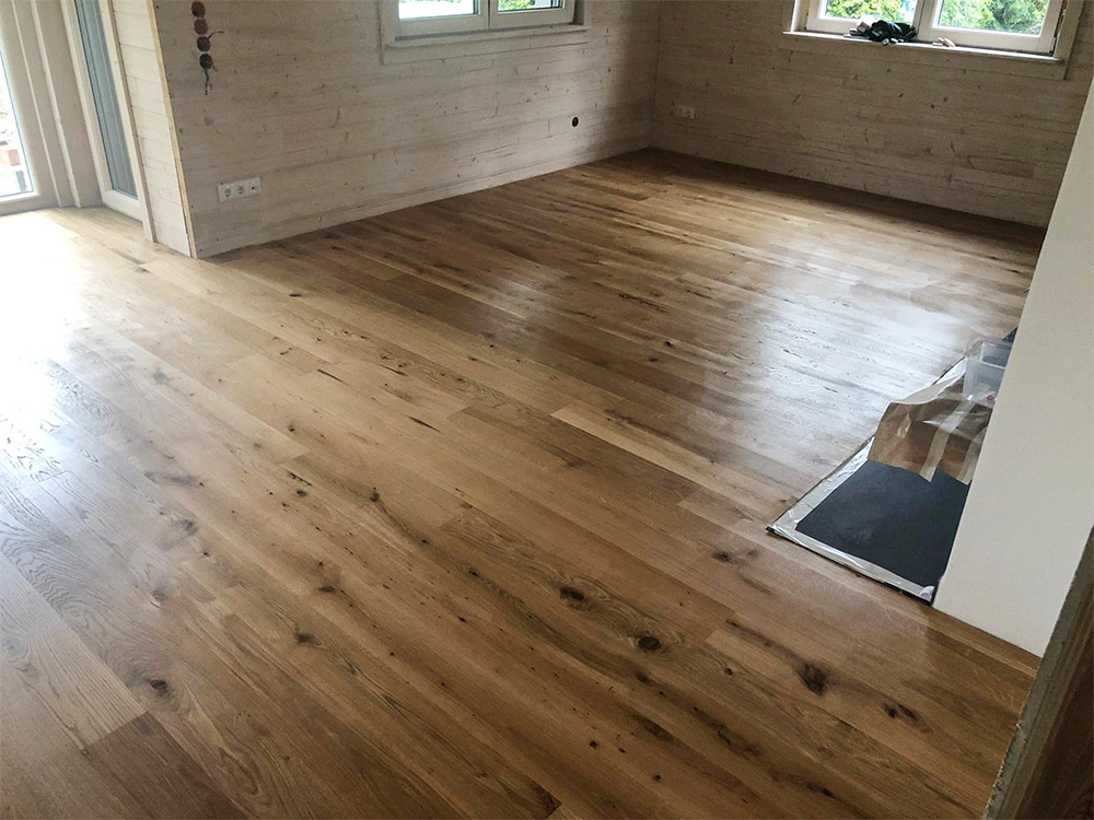 Referenzbild: Massivdielen Eiche Rustikal, geölt, 500-2000 x 140 x 15 mm Massiv Stabparkett, Eiche Natur, geölt, 500x70x16 mm, Fischgrätoptik
